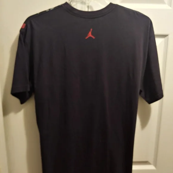 Jordan Collection Mens Air Jordan Iconic Big Jump-man Logo Black Graphic T-shirt - Picture 2 of 4